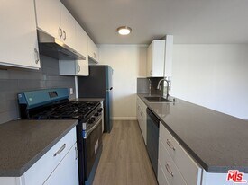 1531 N Detroit St in Los Angeles, CA - Building Photo