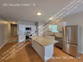 202 England St-Unit -B in Lonoke, AR - Building Photo - Building Photo