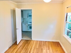 7726 SE Hawthorne Blvd in Portland, OR - Building Photo - Building Photo