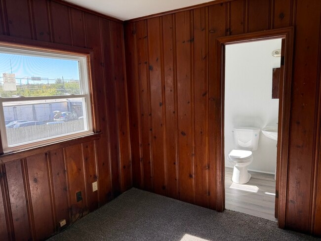 10703 Hickman Mills Dr in Kansas City, MO - Building Photo - Building Photo