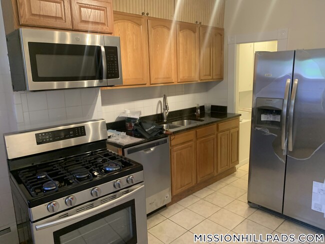property at 882 Huntington Ave