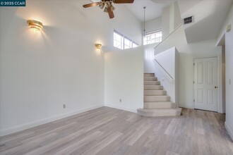 5070 E Lakeshore Dr in San Ramon, CA - Building Photo - Building Photo