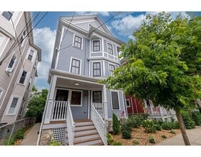 76 Calumet St, Unit 2 in Boston, MA - Foto de edificio - Building Photo