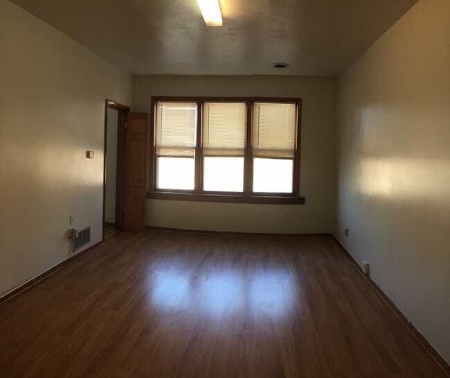 2934 S Keeley St, Unit 2 in Chicago, IL - Building Photo - Building Photo