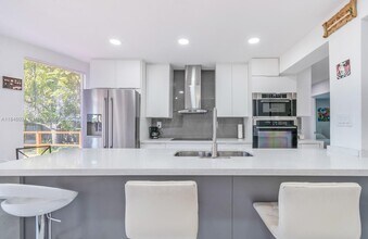 6613 Westwood Blvd in Tamarac, FL - Building Photo - Building Photo