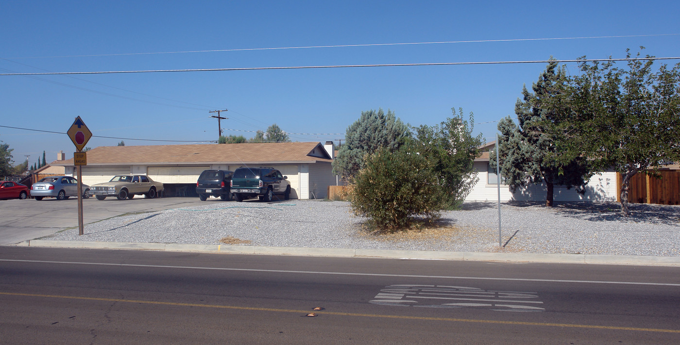 12510 Kiowa Rd in Apple Valley, CA - Building Photo