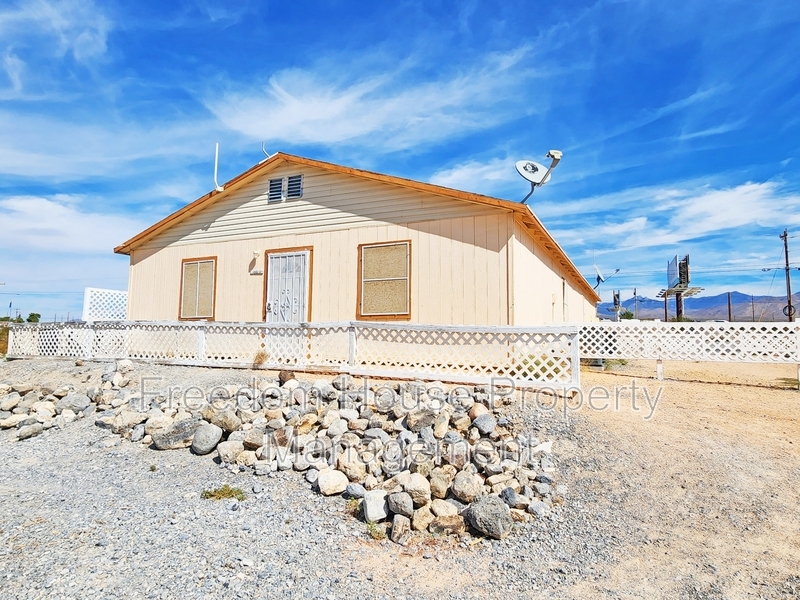 2681 Canyon St in Pahrump, NV - Building Photo