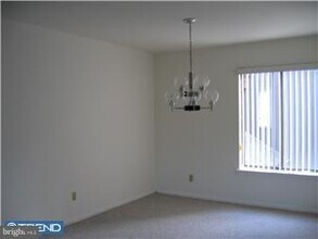 5018 N Convent Ln-Unit -292 B in Philadelphia, PA - Building Photo - Building Photo