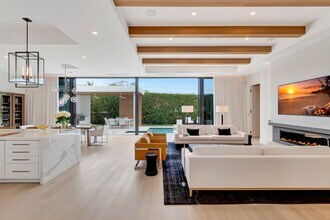 811 Granada Dr in Boca Raton, FL - Building Photo - Building Photo