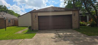 2207 St James Ct in Missouri City, TX - Building Photo