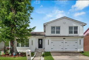 3136 Keith Way Dr in Harvey, LA - Building Photo