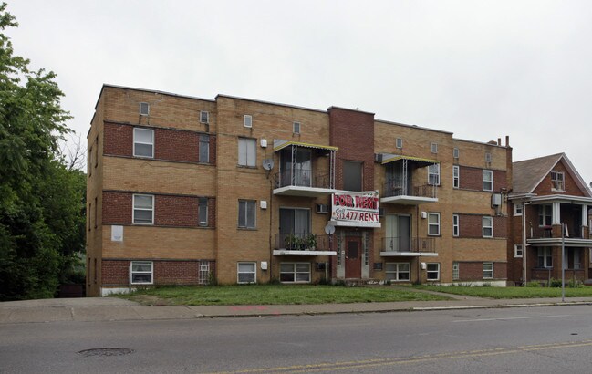 2150 Harrison Ave in Cincinnati, OH - Building Photo - Building Photo