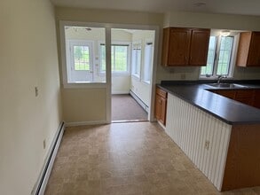 43 Silvermine Rd in Brookfield, CT - Building Photo - Building Photo