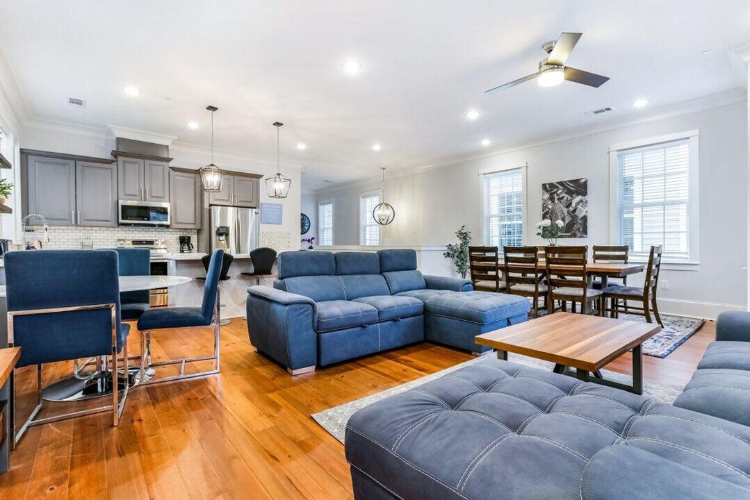 1639 Erato St in New Orleans, LA - Building Photo