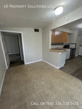1200 Ashford Dr in St. Louis, MO - Foto de edificio - Building Photo