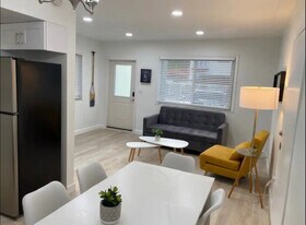 2160 NW 18th Ter in Miami, FL - Building Photo