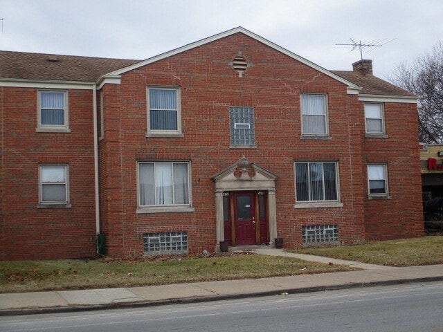 property at 5446 N Elston Ave