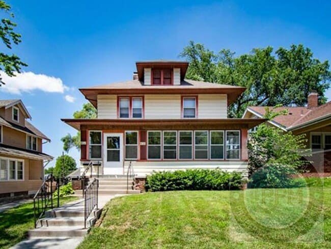 4210 Davenport St in Omaha, NE - Building Photo - Building Photo