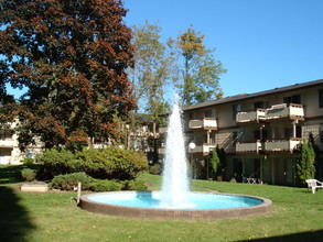 View West Apartments in Milton, WA - Building Photo - Building Photo