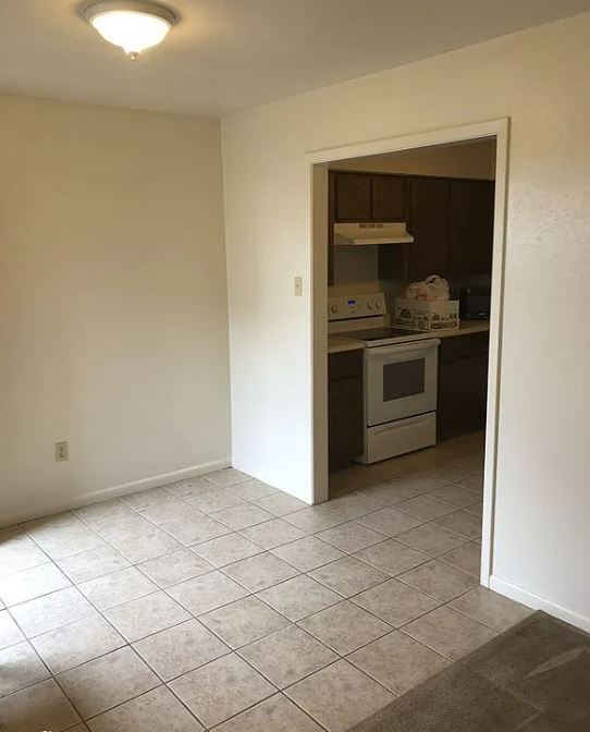 2815 Longmire Dr, Unit B in College Station, TX - Foto de edificio - Building Photo