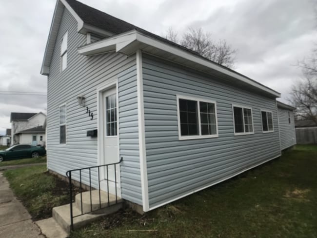 property at 315 N Werber St