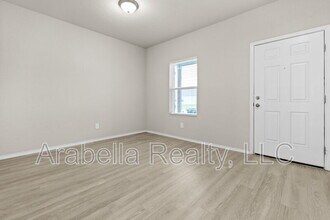 14550 Open Range Rd in Lytle, TX - Building Photo - Building Photo