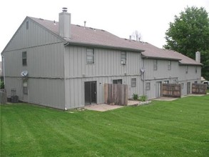 Elgin Park Townhome in Lee's Summit, MO - Building Photo - Building Photo