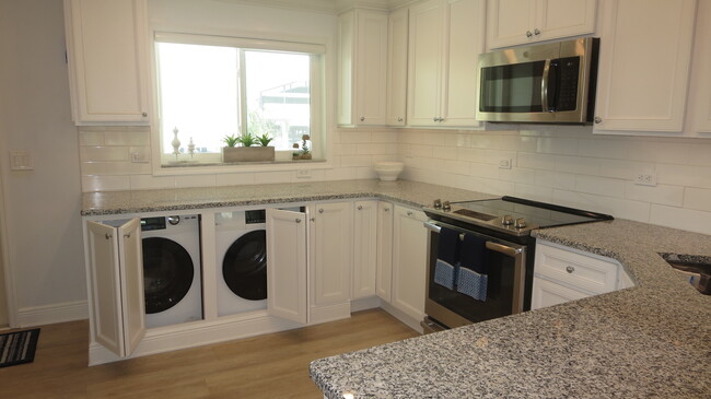 1100 8th Ave S, Unit A203 in Naples, FL - Building Photo - Building Photo