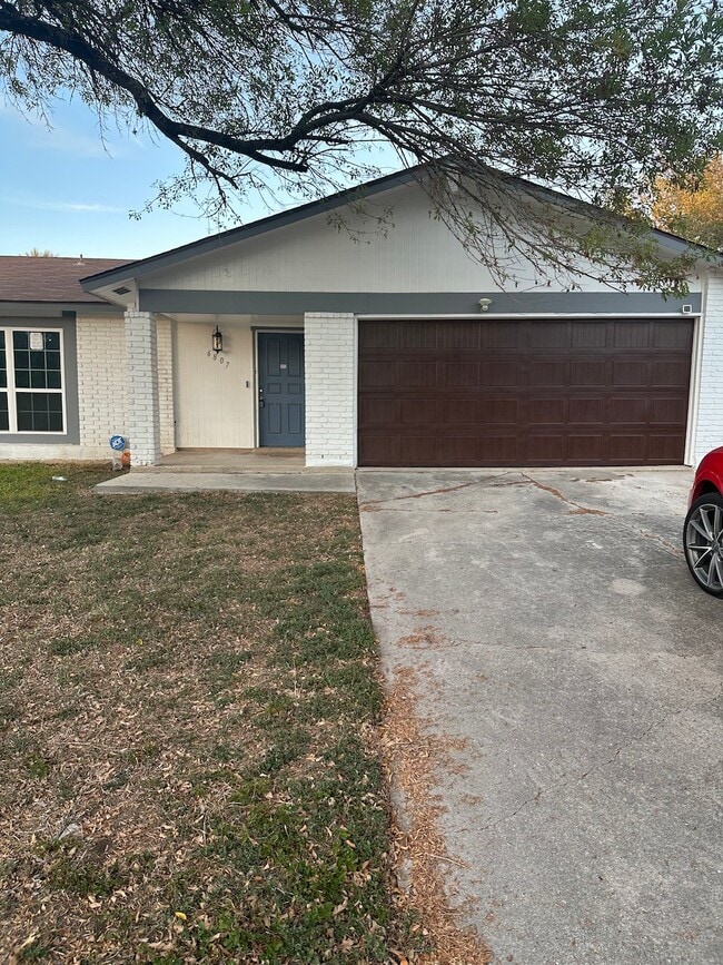 property at 6807 Laguna Norte
