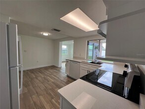 7315 Brentwood Dr in Port Richey, FL - Building Photo - Building Photo