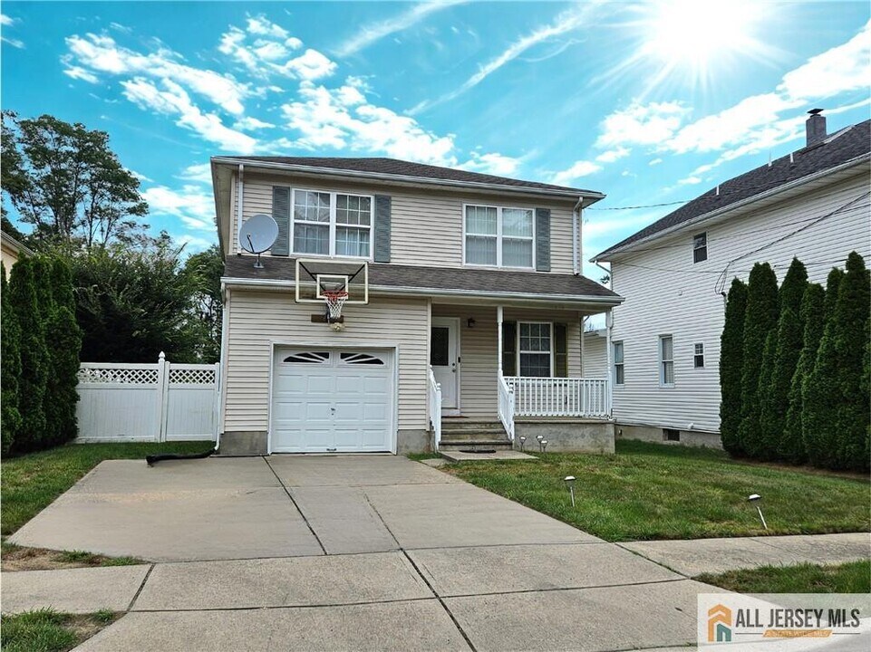 50 E Sedgwick St in Monroe Township, NJ - Foto de edificio