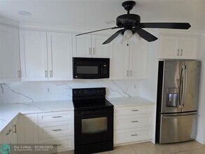7586 Andorra Pl in Boca Raton, FL - Foto de edificio - Building Photo
