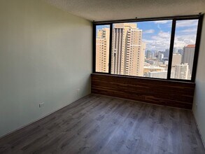 411 Hobron Ln, Unit 3104 in Honolulu, HI - Building Photo - Building Photo