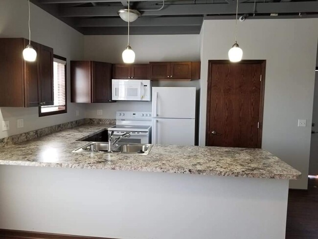 427 Story St, Unit 1 in Boone, IA - Foto de edificio - Building Photo