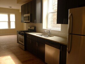 1448 N Leavitt St, Unit 3 in Chicago, IL - Building Photo - Building Photo