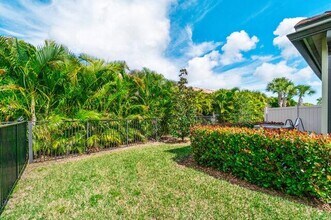 8301 Catria Ln in Wellington, FL - Building Photo - Building Photo