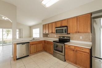 12006 Butler Woods Cir in Riverview, FL - Building Photo - Building Photo