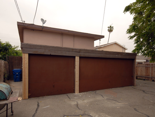 134 W 76th St in Los Angeles, CA - Building Photo - Building Photo