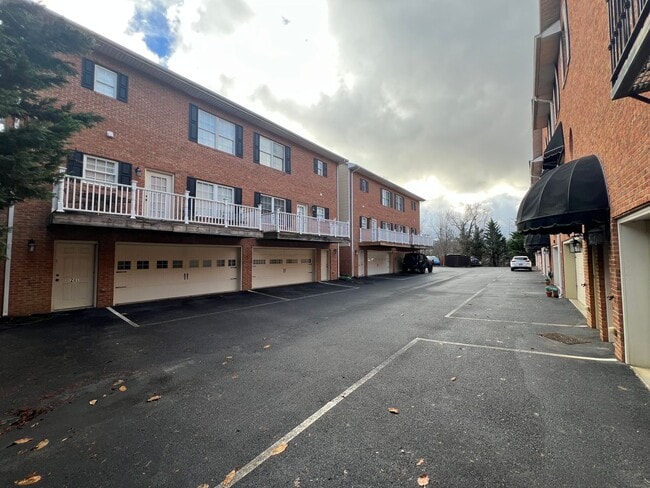 property at 1721 Skyline Dr