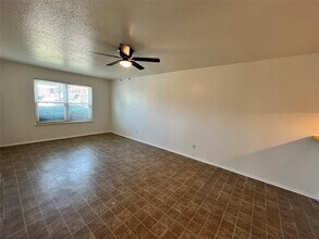 410 Bryan St, Unit 2 in Denton, TX - Building Photo - Building Photo