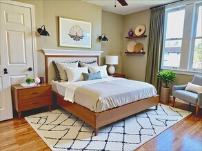 76 Egmont St, Unit 5 in Brookline, MA - Foto de edificio - Building Photo