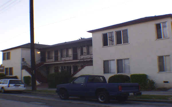 7201 Willoughby Ave in Los Angeles, CA - Foto de edificio