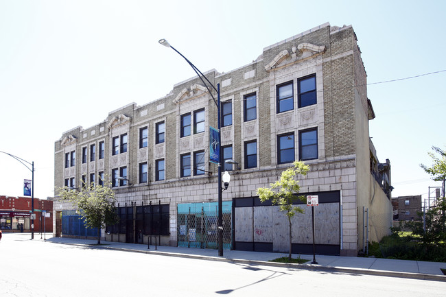 2549-2561 E 75th St in Chicago, IL - Foto de edificio - Building Photo