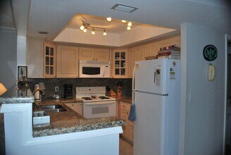 100 Lehane Terrace in North Palm Beach, FL - Building Photo - Building Photo