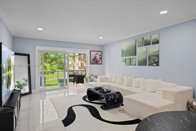 6001 N Falls Cir Dr in Lauderhill, FL - Building Photo - Building Photo