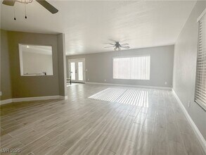 7437 Treasure Chest St in Las Vegas, NV - Building Photo - Building Photo