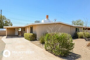1702 S Avenida Del Sol in Tucson, AZ - Building Photo