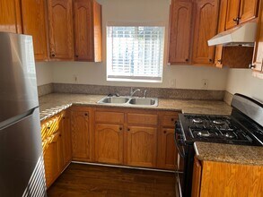 831 W 80th St in Los Angeles, CA - Building Photo - Building Photo