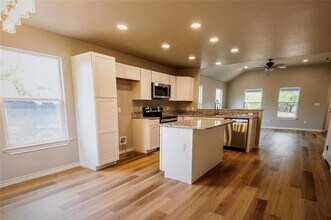 1242 Pecan St in Abilene, TX - Building Photo - Building Photo