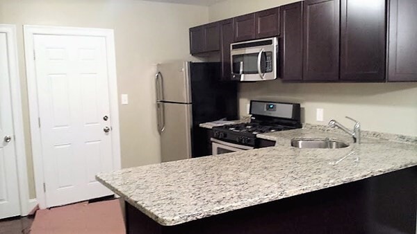 90 Wood Ave, Unit 1